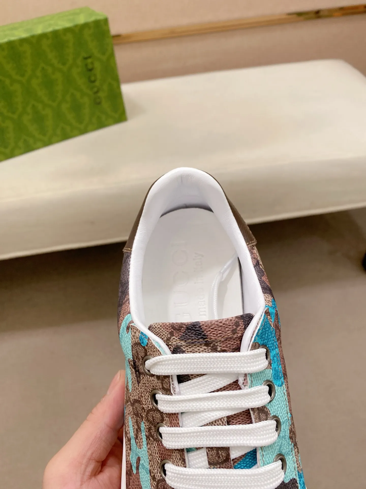 Ex-factory price 380💰【Gucci】Gucci men’s latest series of casual shoes! The official website is built 1:1. The upper is made of imported high-quality cowhide, and the lining is made of high-quality sheepskin, which is soft and comfortable. Picky selection of materials and exquisite workmanship give you the best enjoyment. Number of yards: 38-44 yards.